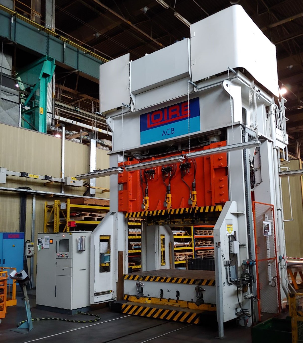 TRIPLE action Hydraulic 800 Ton LOIRE press / Pressa oleodinamica LOIRE 800 Ton. triplice effetto